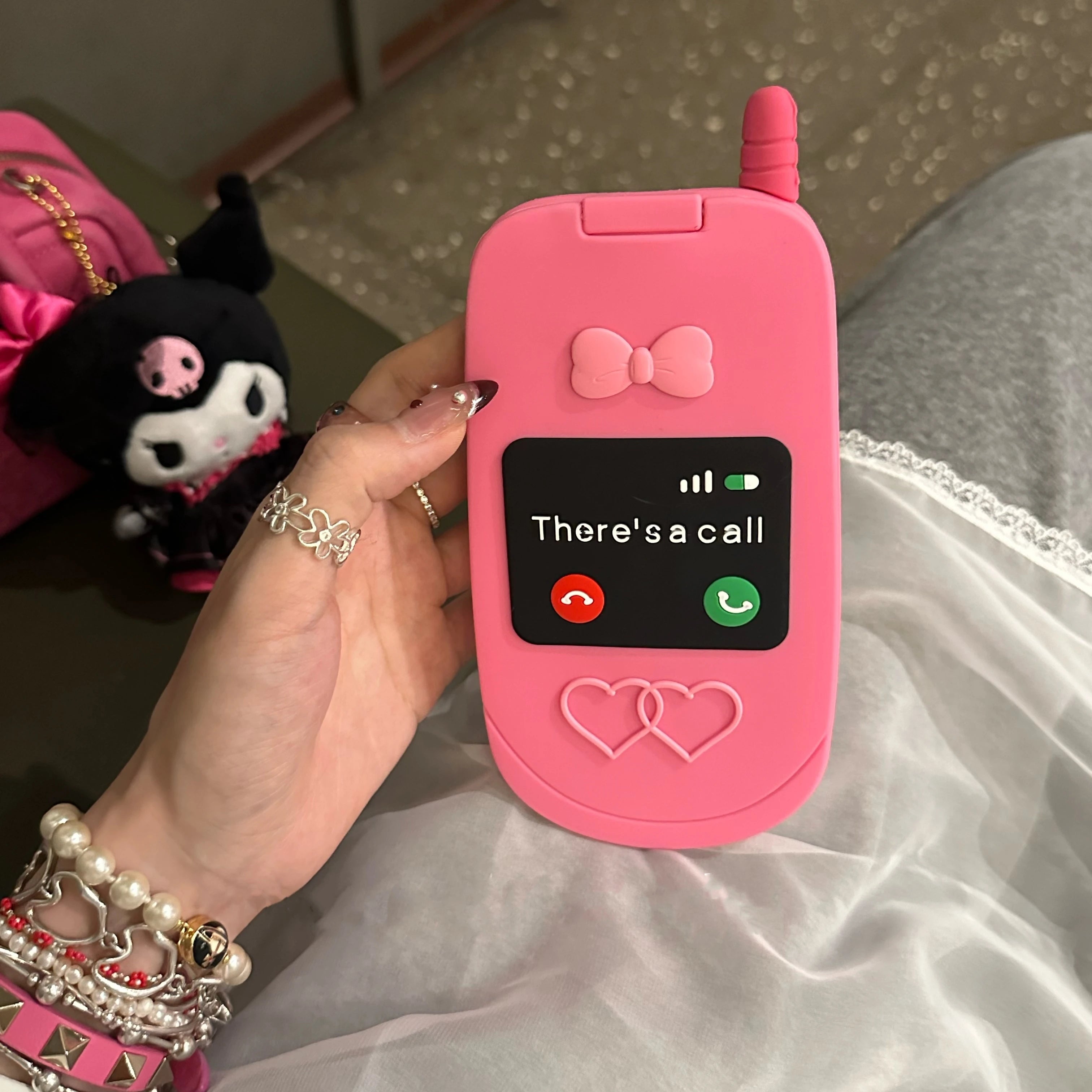 Rosa Klapp-Spiegel Handyhülle aus Silikon