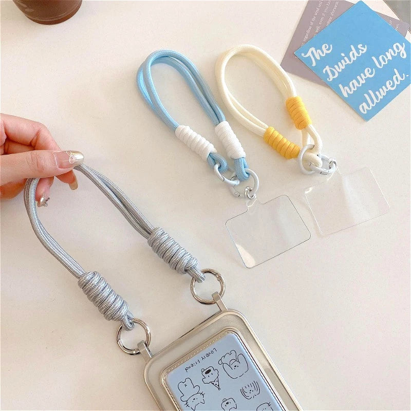 Kreatives Handyband aus Stoff – modisch & handgemacht