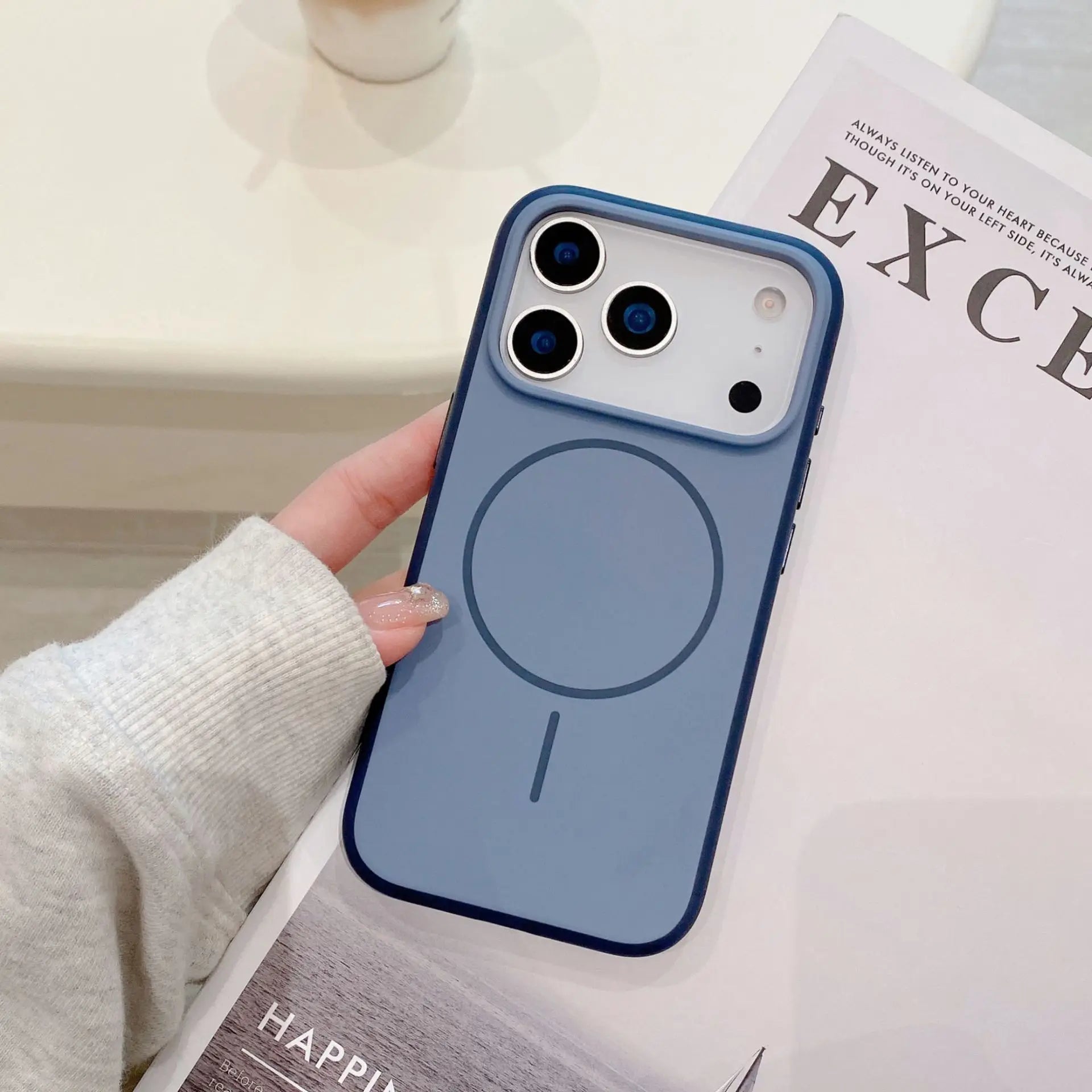 Transparent magnetic case for iPhone 17 with MagSafe