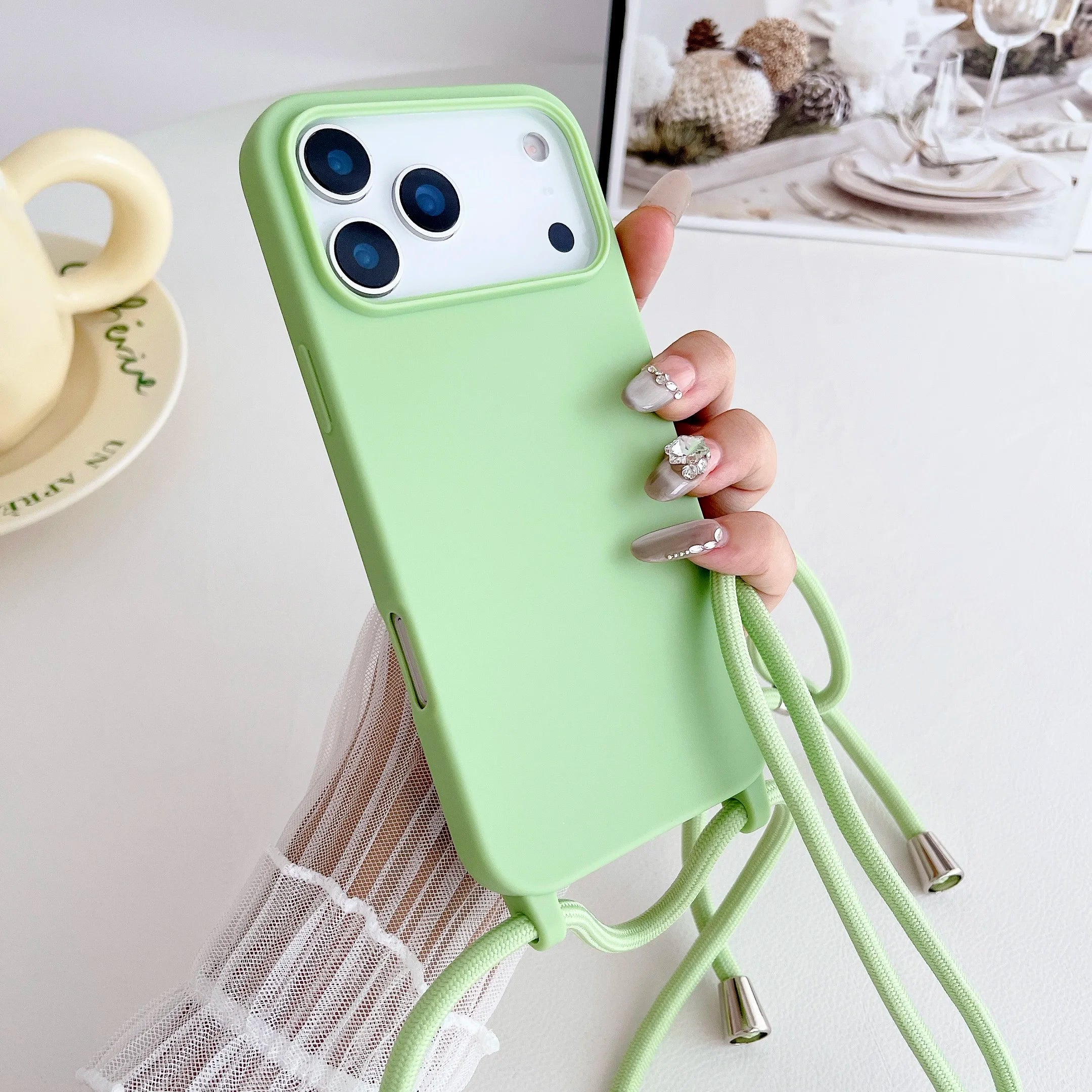 iPhone 17 Pro Max Softcase mit Band & Schutz