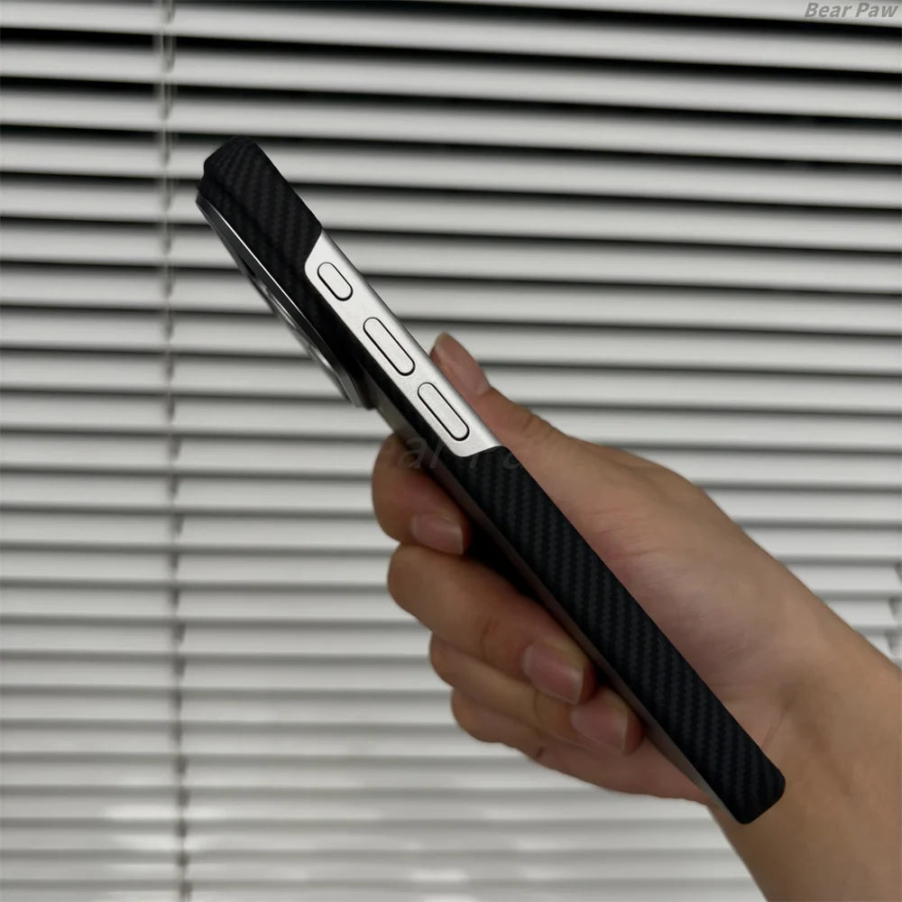 Aramid Carbonfaser Hülle für iPhone 17 Pro Max