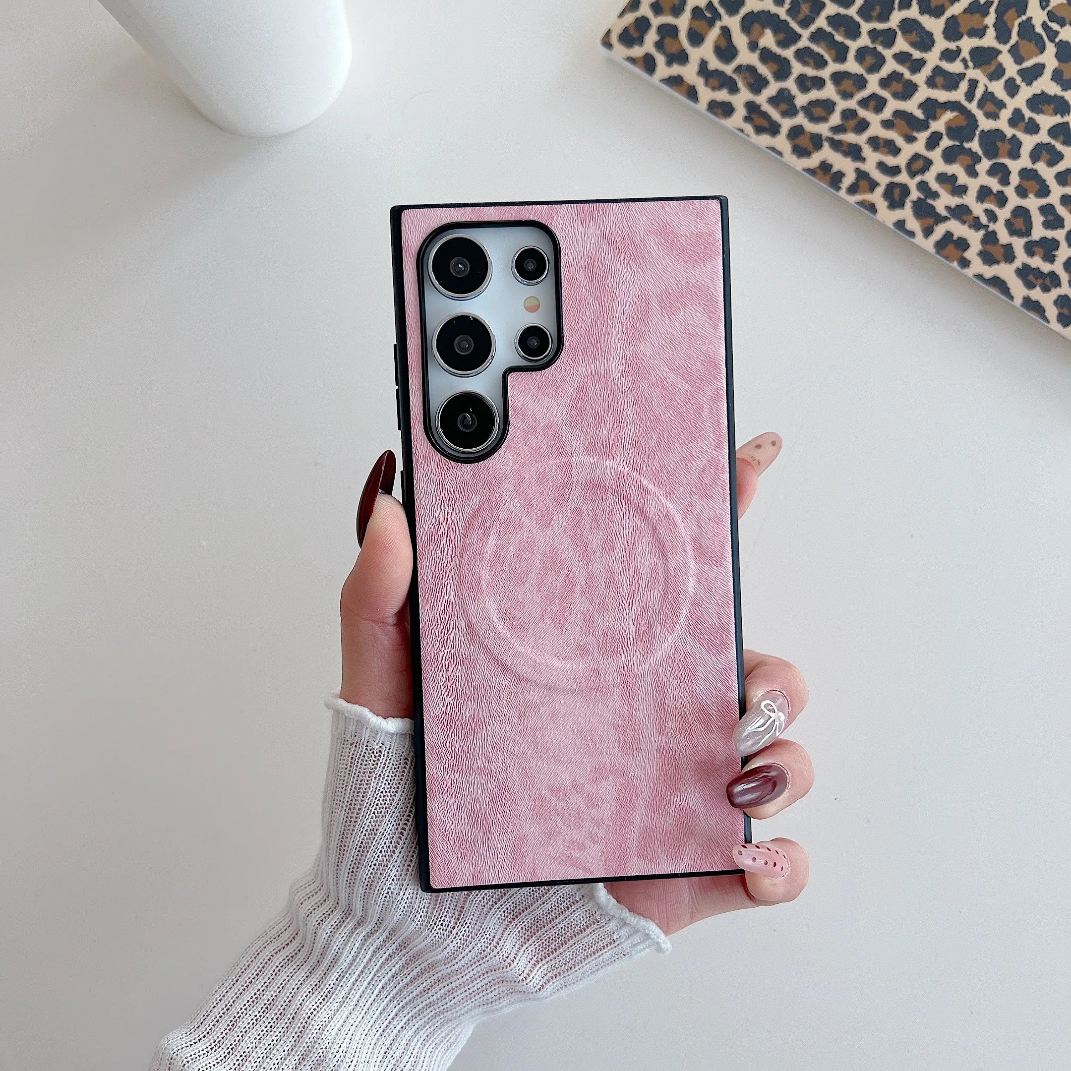 Leoparden Magnet Hülle mit MagSafe Funktion