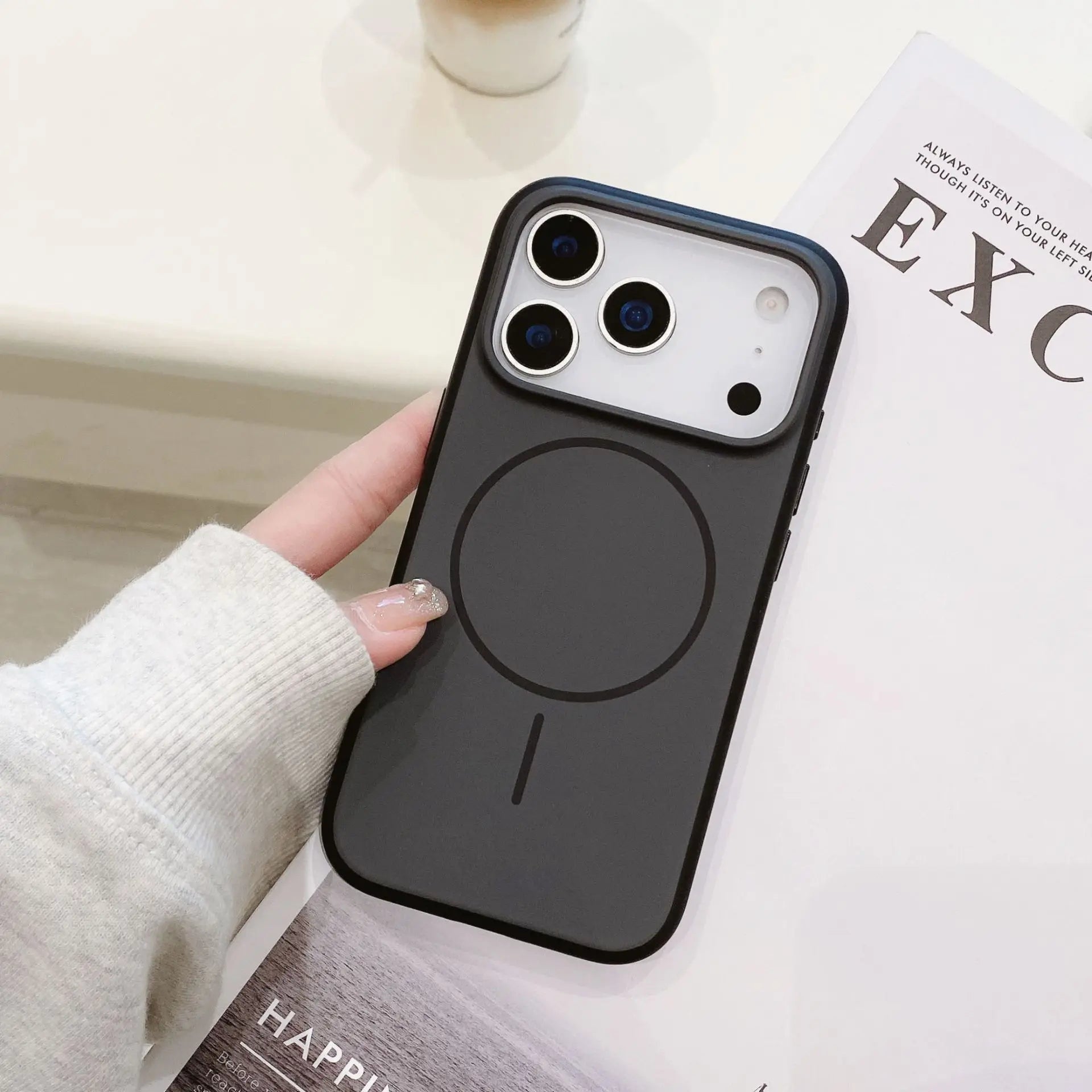 Transparent magnetic case for iPhone 17 with MagSafe