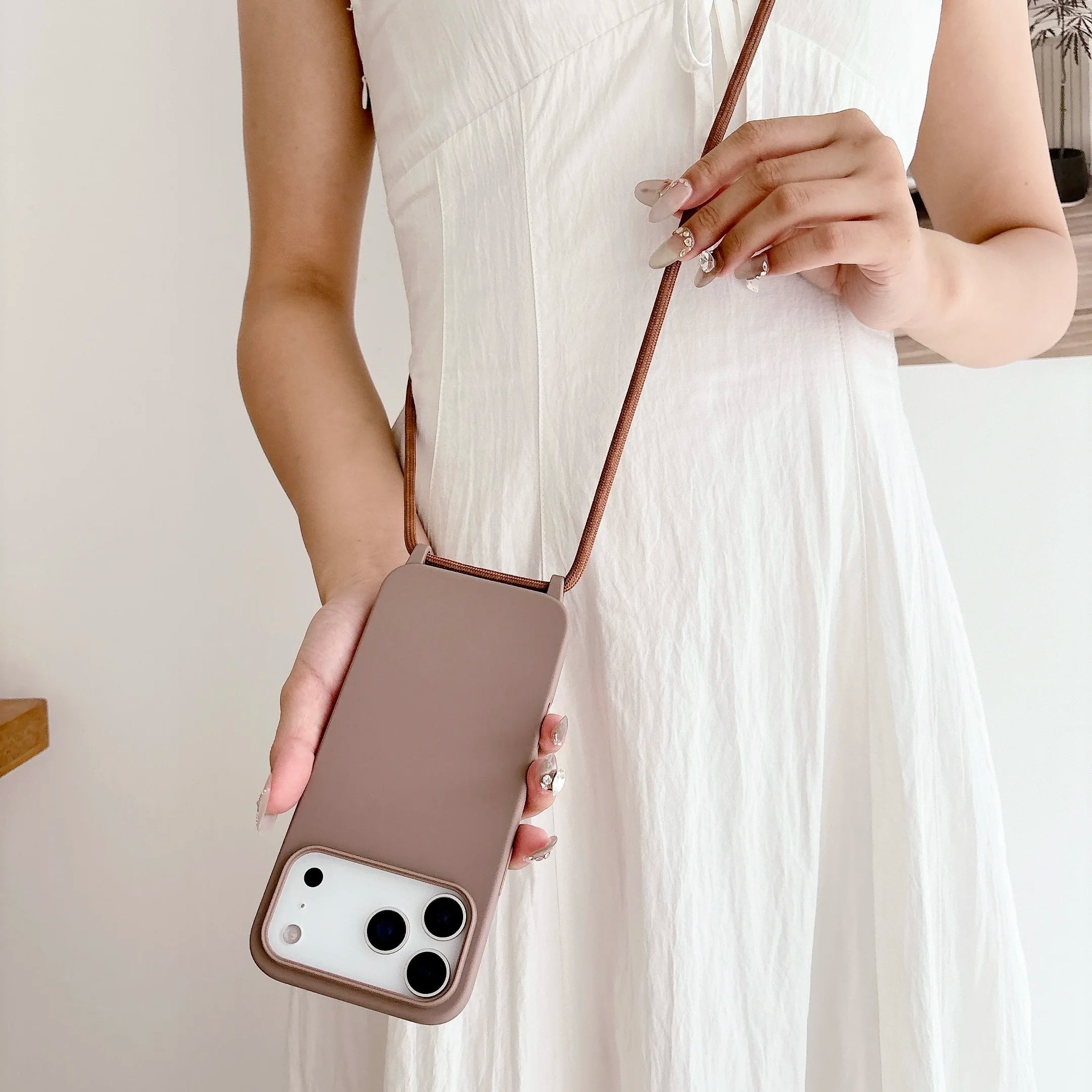 iPhone 17 Pro Max Softcase mit Band & Schutz
