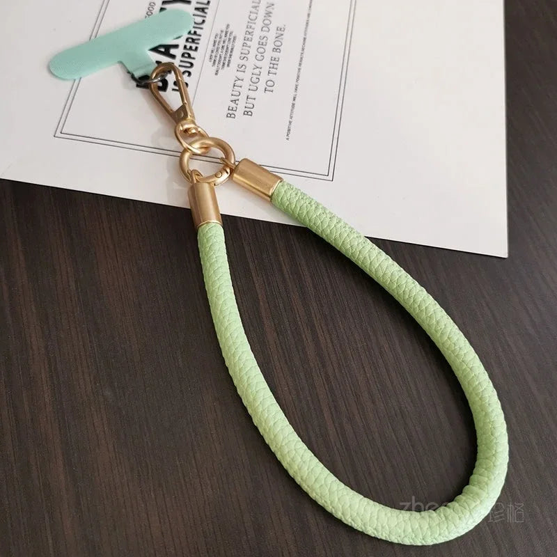 Leder-Handyband mit Clip – Stylisches Lanyard für alle