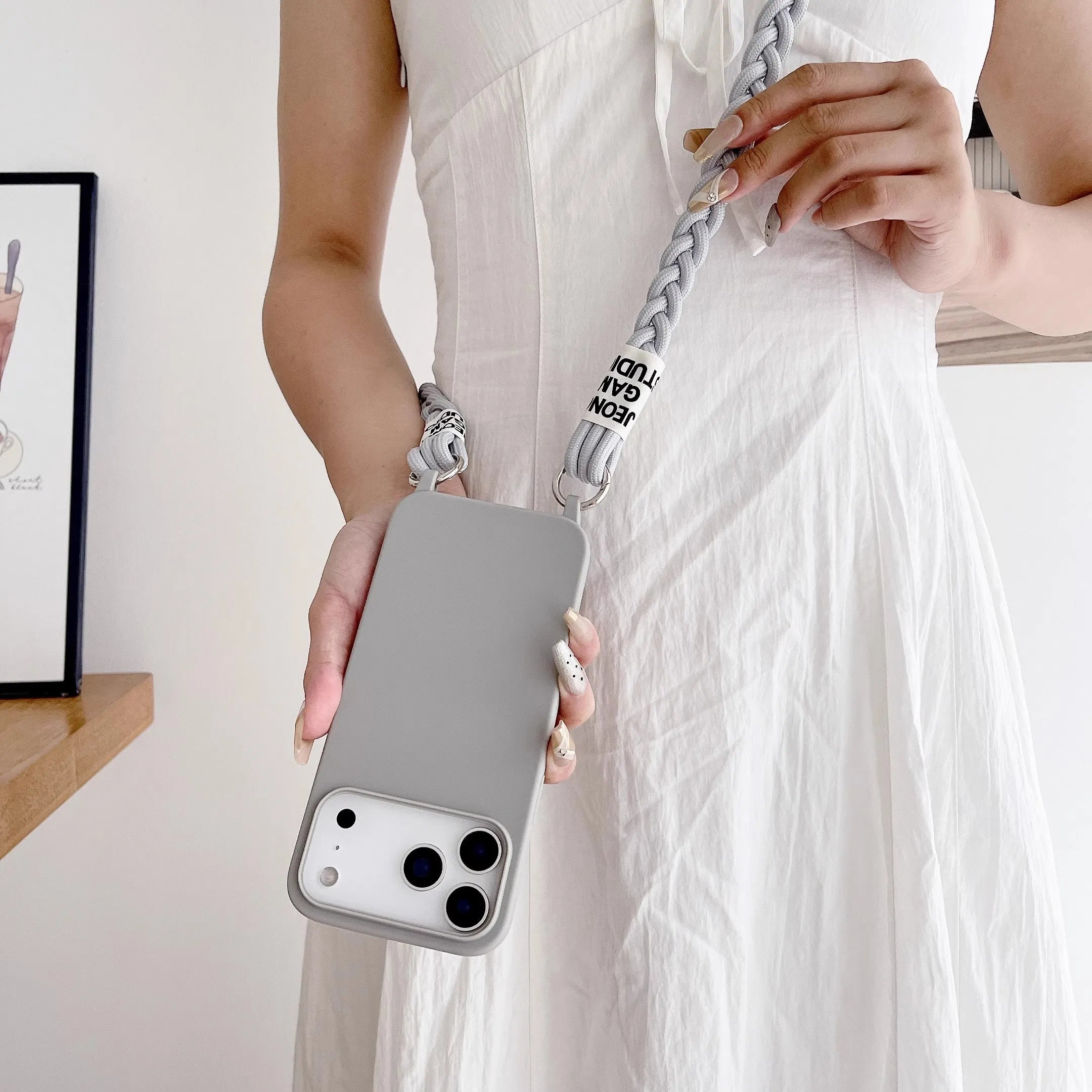 Silikon Lanyard-Hülle mit Band für iPhone 16–17
