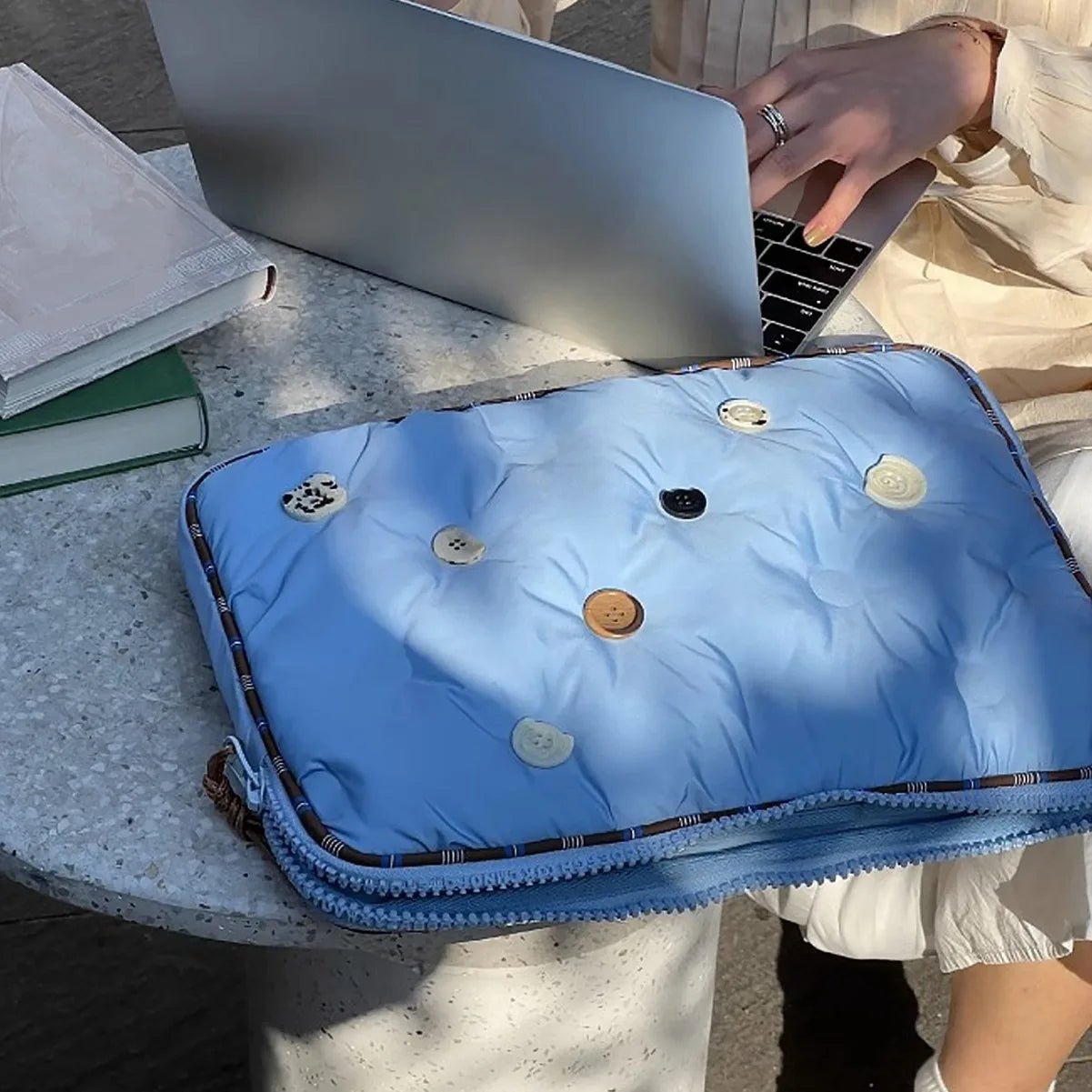 Blaue Kissen-Laptop-Tasche 13–16 Zoll