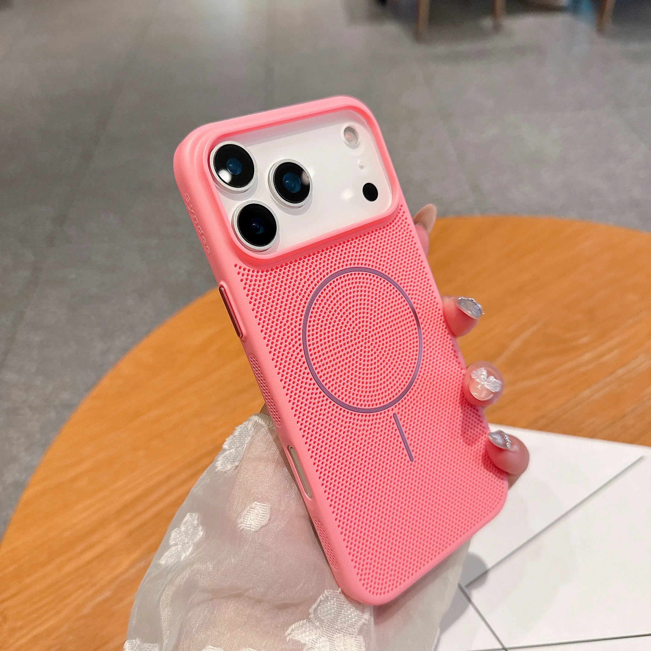 Magnetische Mesh-Hülle mit Kühlung für iPhone 17 Pro Max