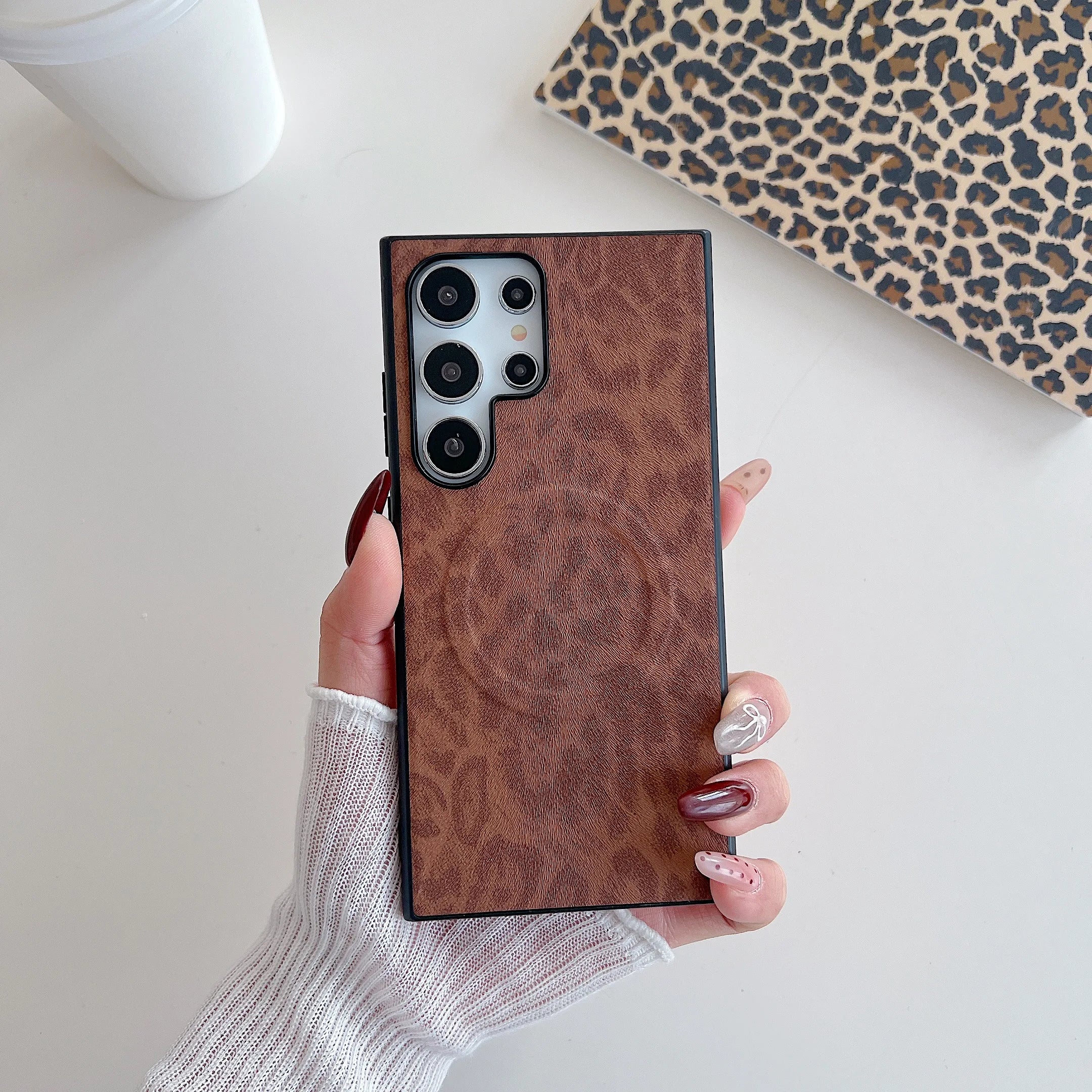 Leoparden Magnet Hülle mit MagSafe Funktion