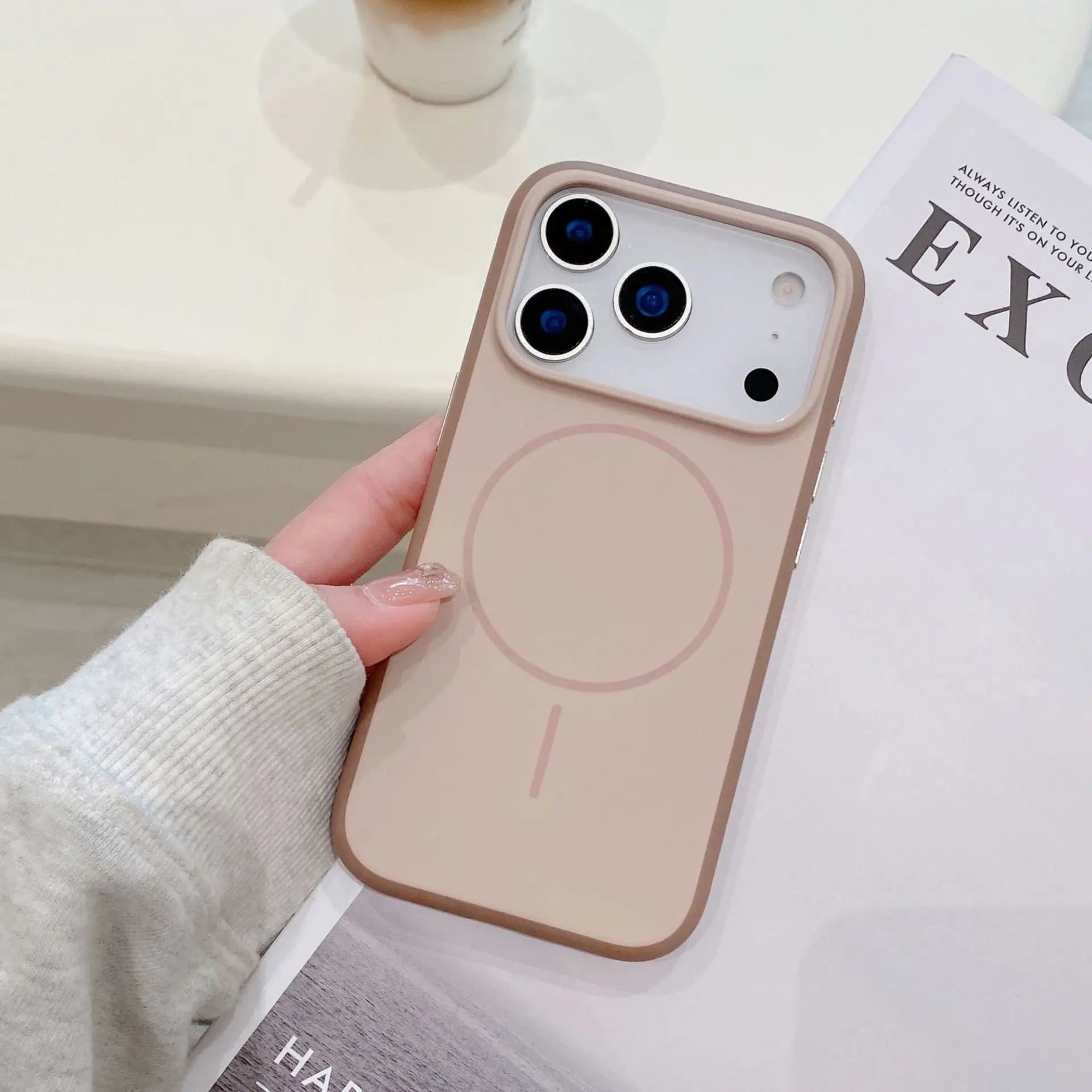 Transparent magnetic case for iPhone 17 with MagSafe