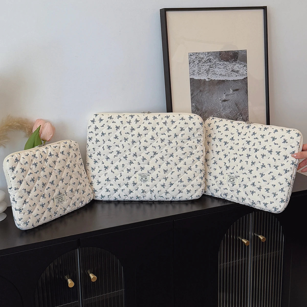 Gesteppte Laptoptasche mit Blumendruck