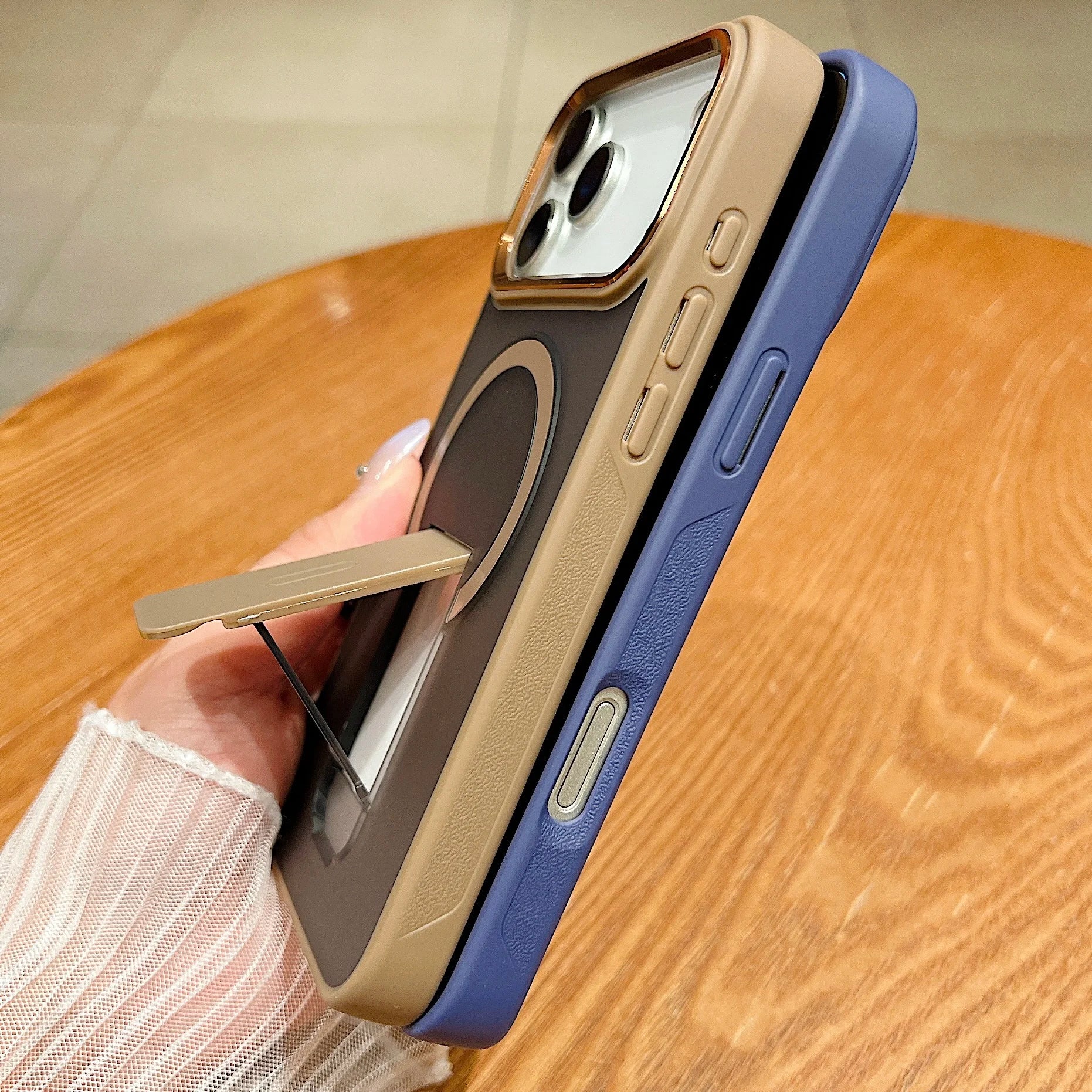 Magnetische Hülle mit Kickstand für iPhone 17–11