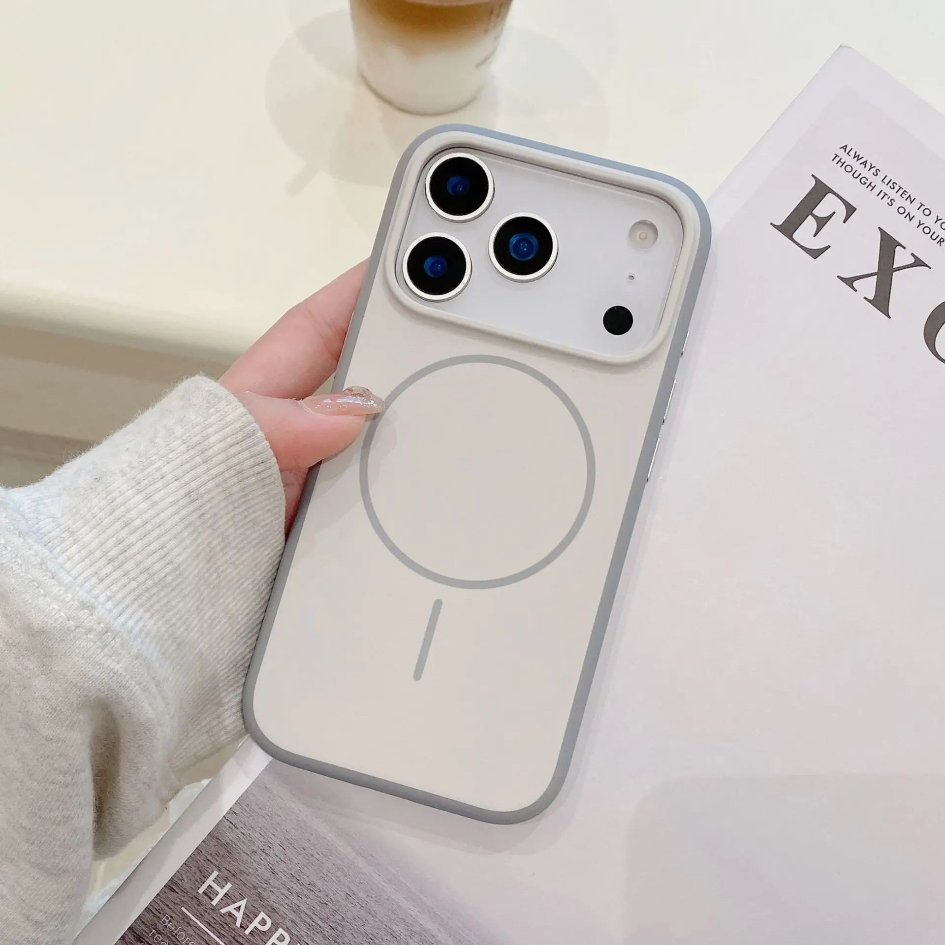 Transparent magnetic case for iPhone 17 with MagSafe