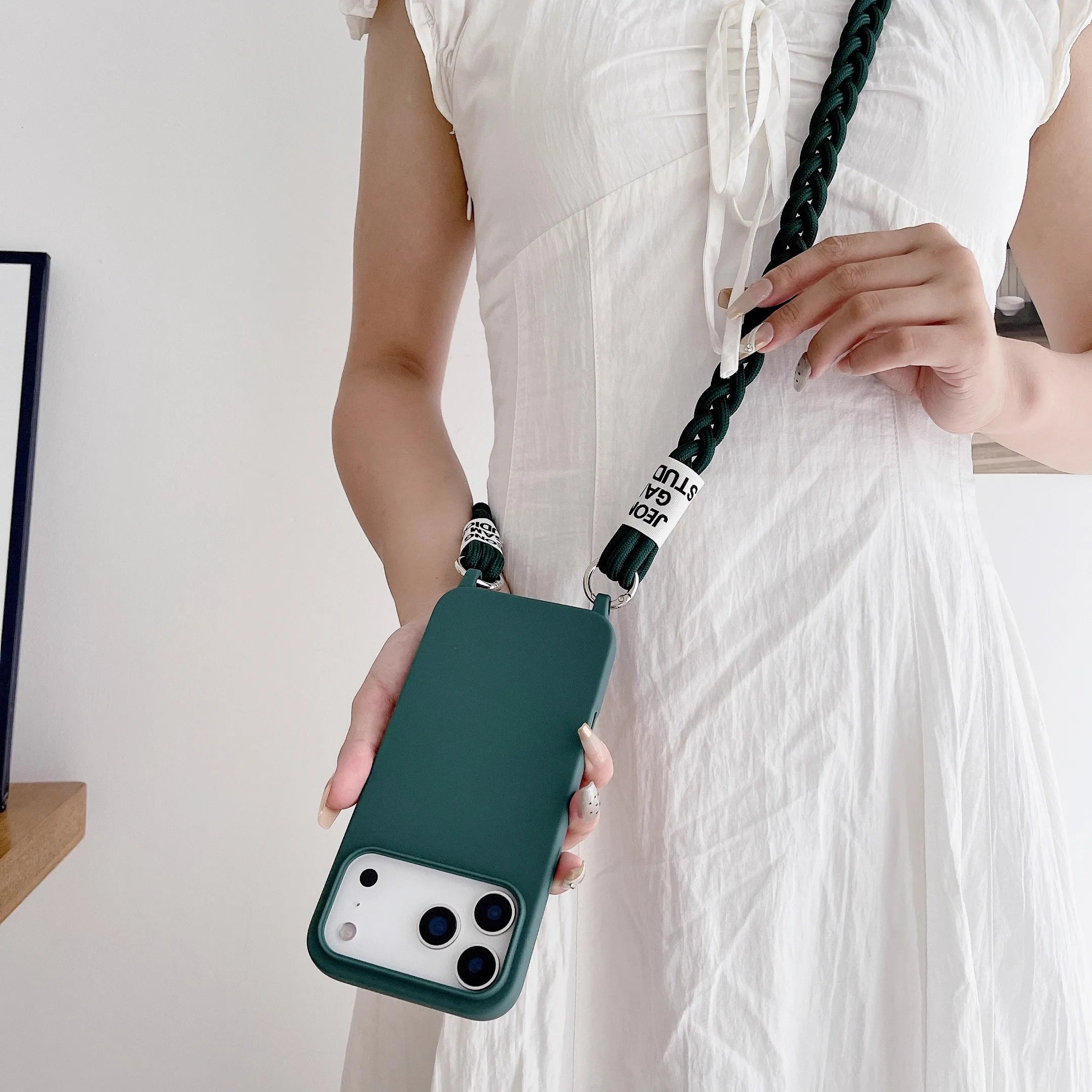 Silikon Lanyard-Hülle mit Band für iPhone 16–17