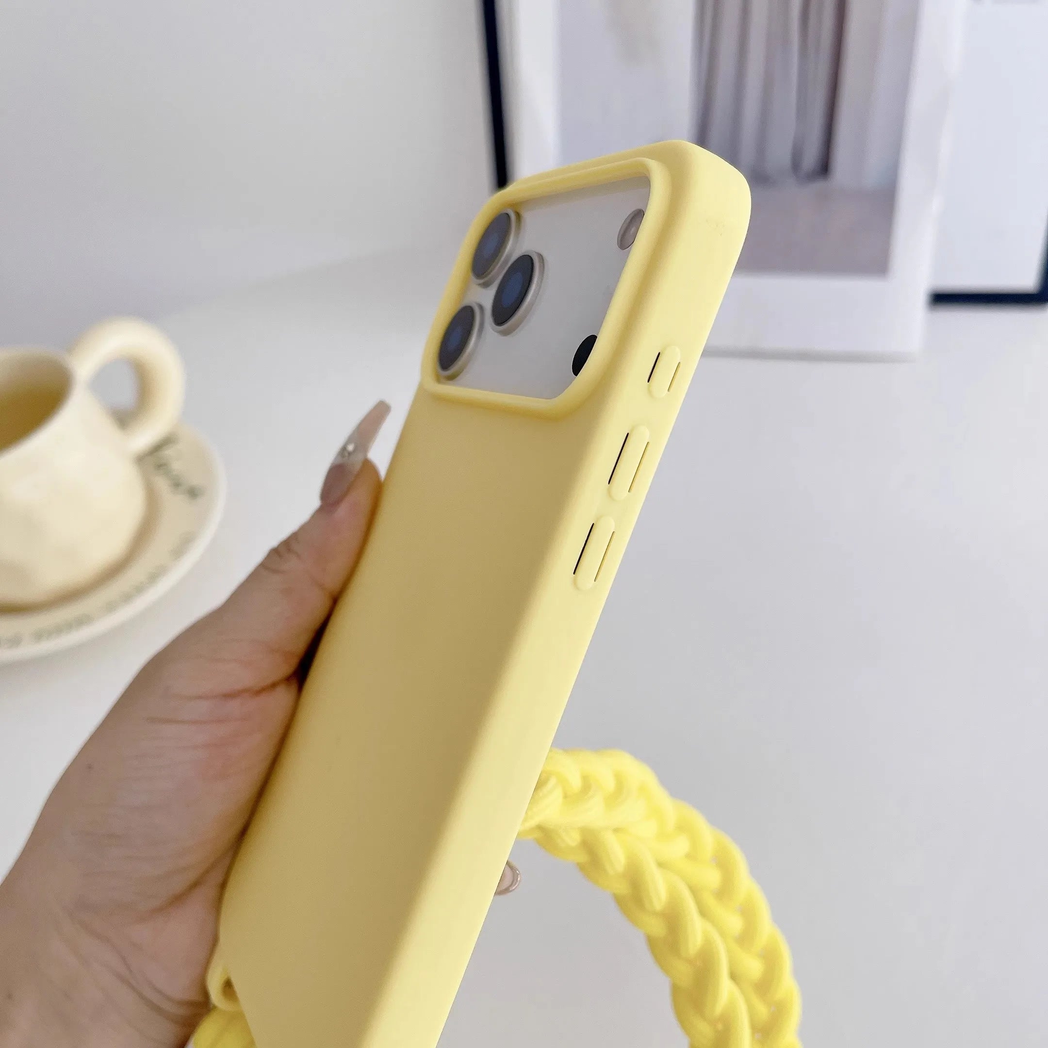 Silikon Lanyard-Hülle mit Band für iPhone 16–17