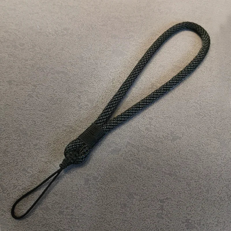 Handgewebtes Handy-Lanyard fürs Handgelenk – kurz & sicher