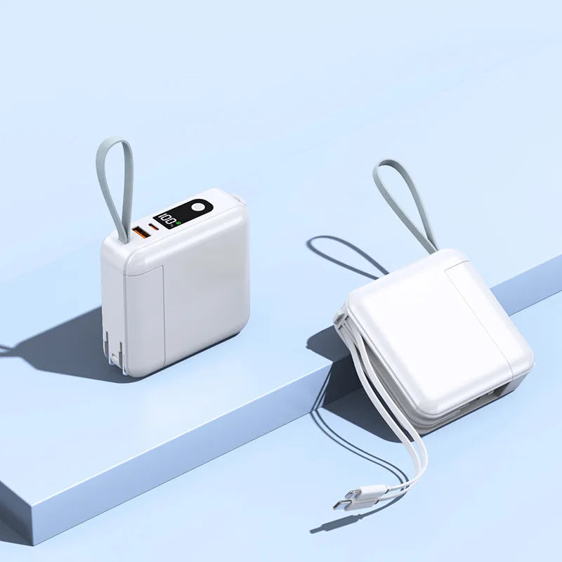 Powerbank 15000mAh mit Kabel und Schnellladefunktion