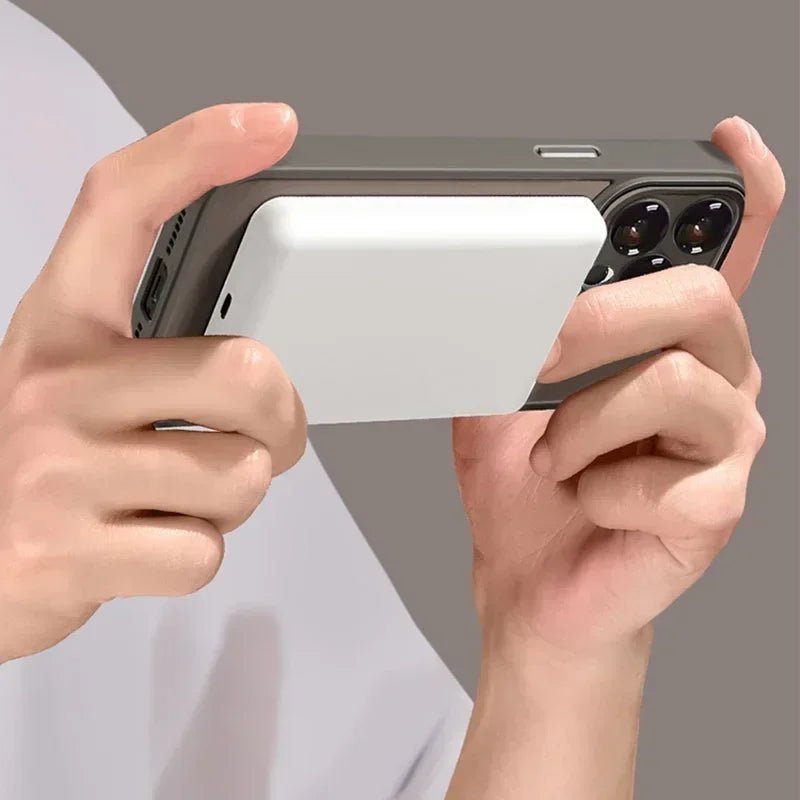 Magnetische matte Rüstungshülle für iPhone 17 Pro