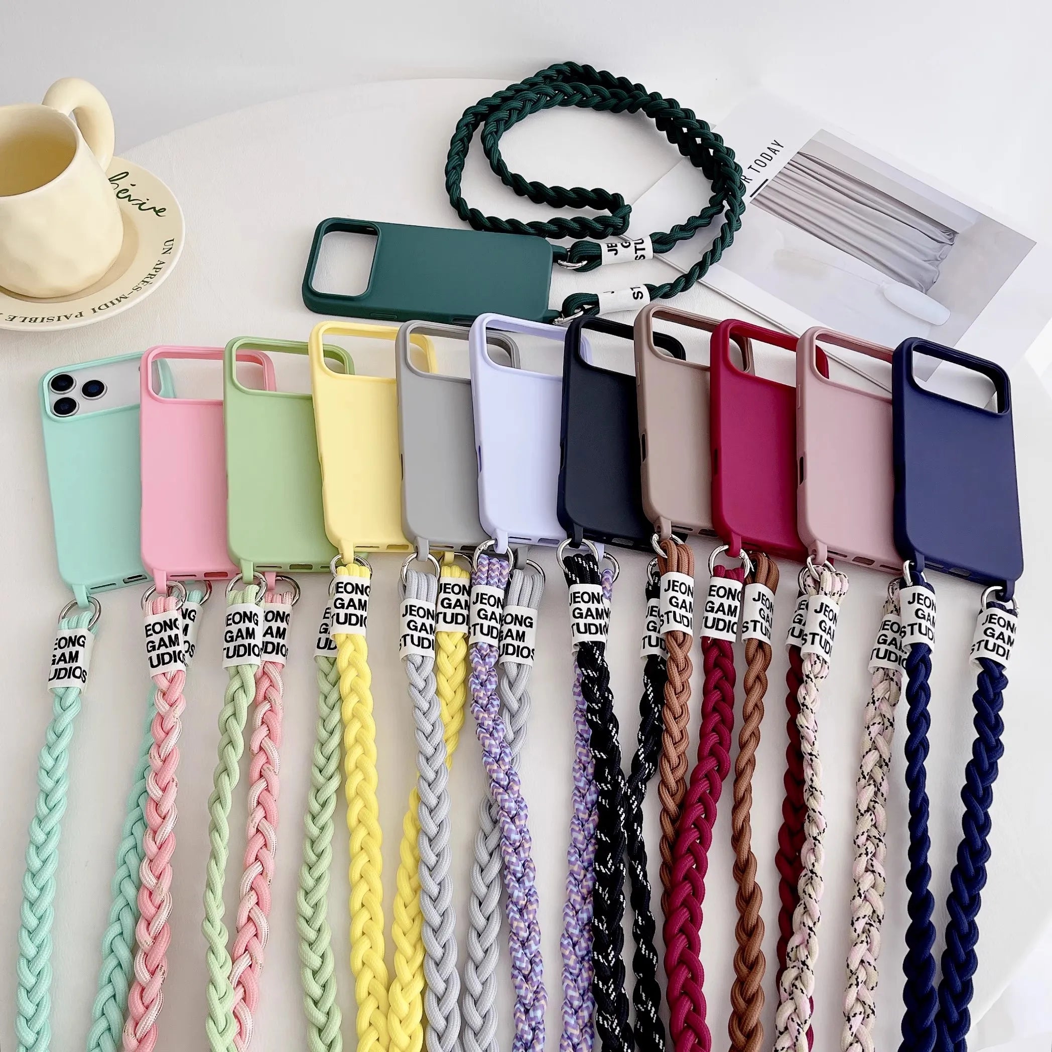 Silikon Lanyard-Hülle mit Band für iPhone 16–17