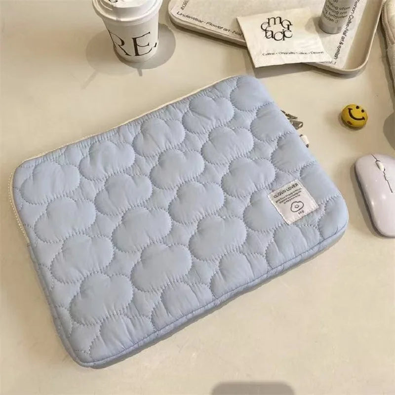 Süße Wolken Laptop- und Tablet-Hülle