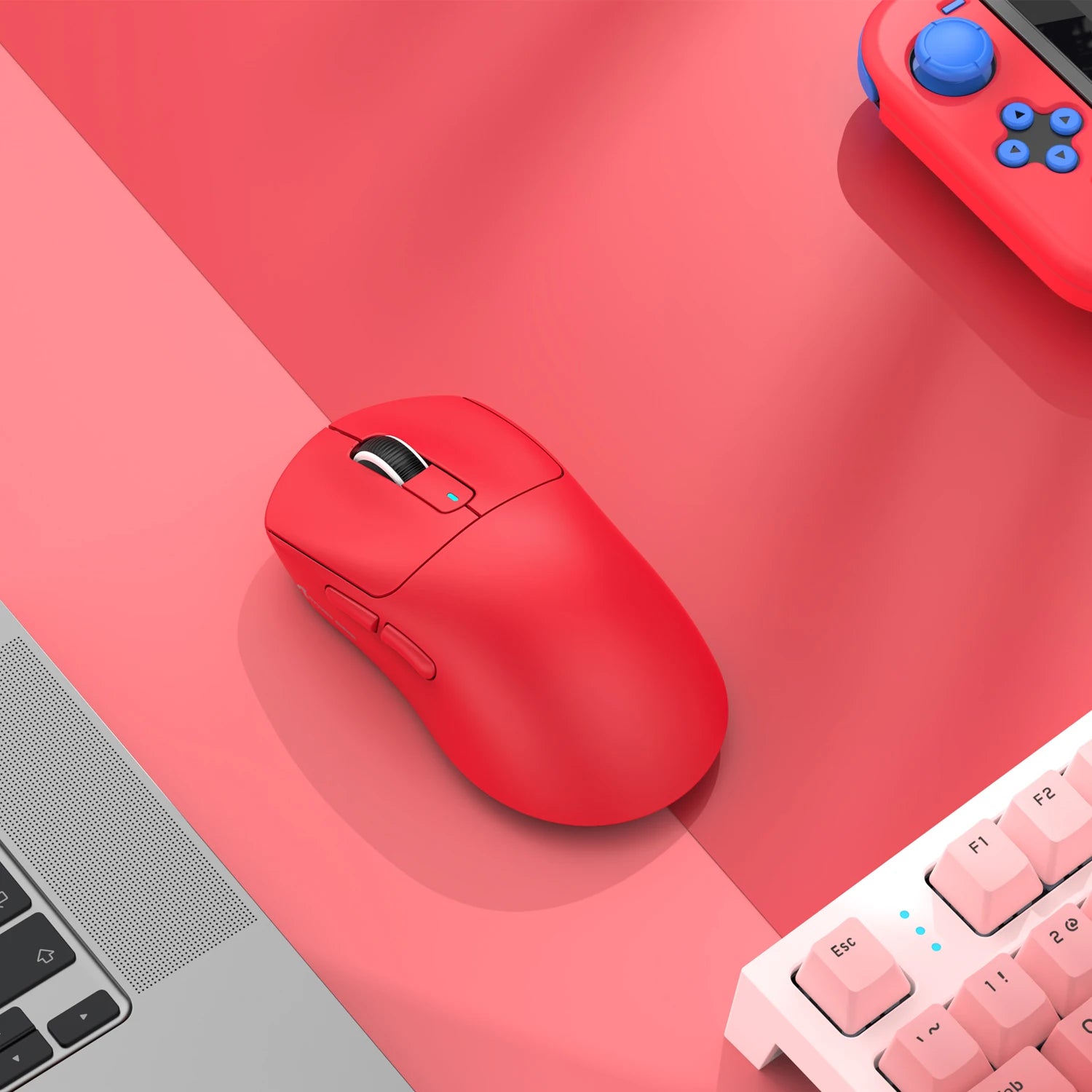 Tri-Mode Gaming-Maus 26K DPI mit PAW3395 Sensor