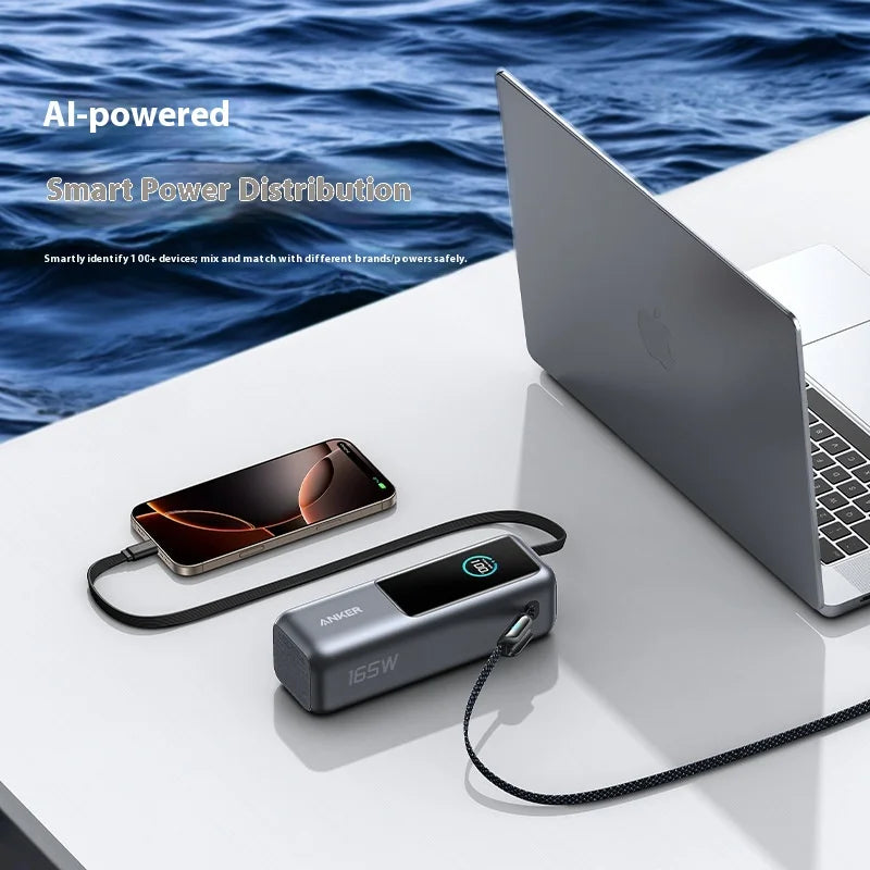 Hochleistungs Powerbank mit einziehbarem Kabel
